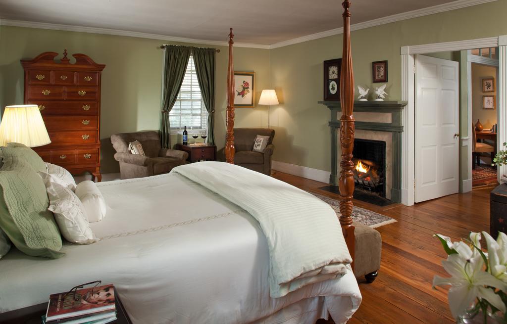 The Inn & Tavern At Meander Locust Dale 외부 사진