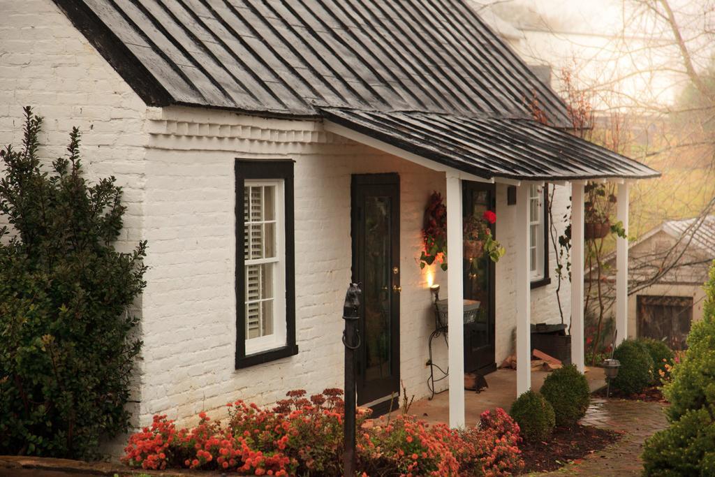 The Inn & Tavern At Meander Locust Dale 외부 사진