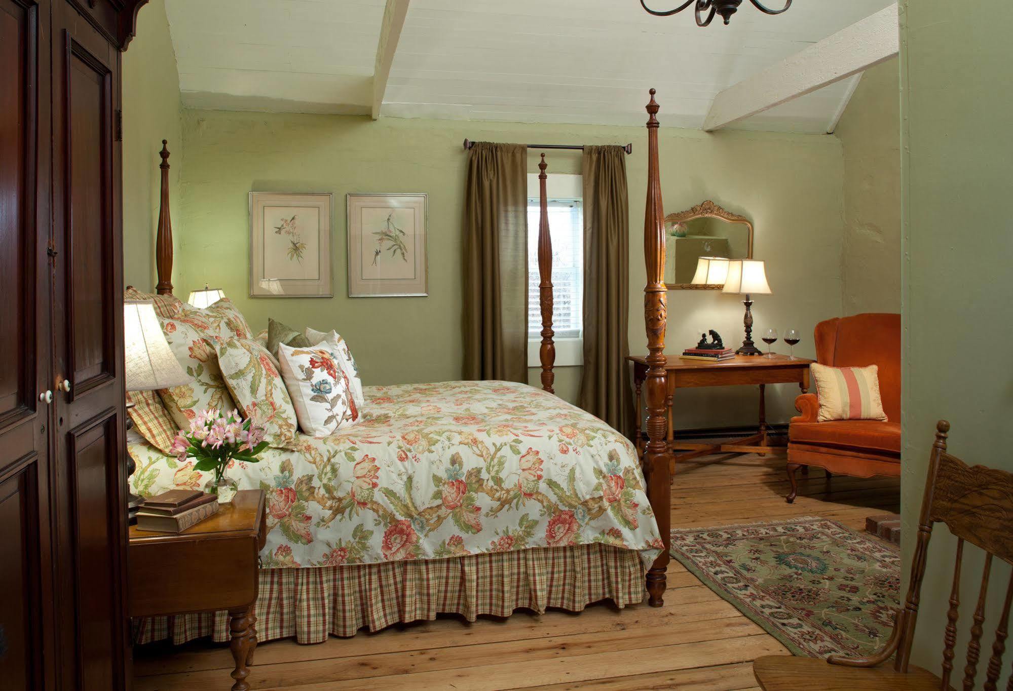 The Inn & Tavern At Meander Locust Dale 외부 사진